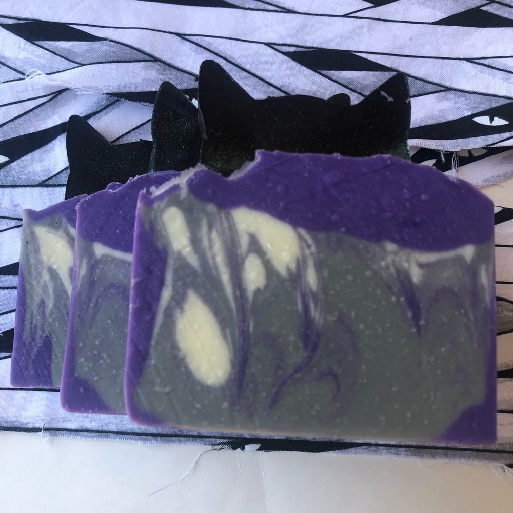 🧼Salem artisan seasonal soap snow witch scent🧼 - Picture 2 of 11